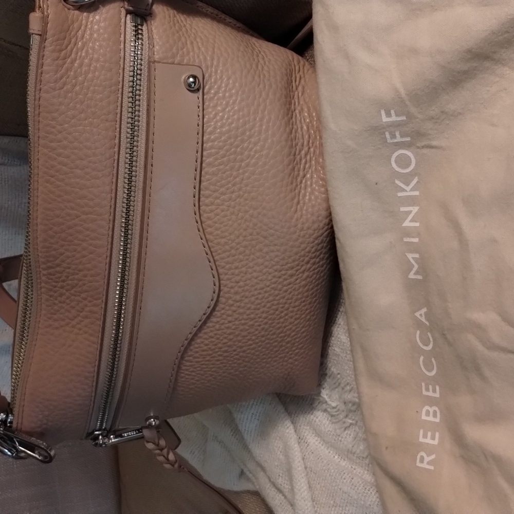 Rebecca Minkoff Leathe Small Crossbody. Great Condition. Inside see photo